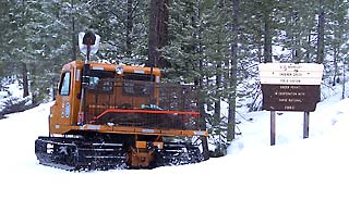 Snocat carries bears into field station