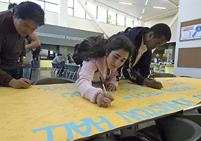 Students sign condolence banner
